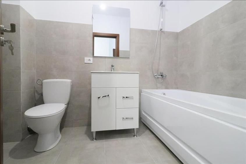 Apartament cu 4 camere decomandat în Păcurari