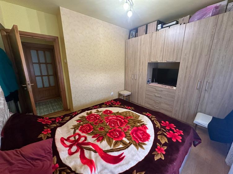 Apartament cu 3 camere decomandat, mobilat în Radu Negru