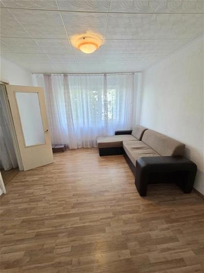 Apartament 3 Camere, Semidecomandat, zona Badea Cartan - 1
