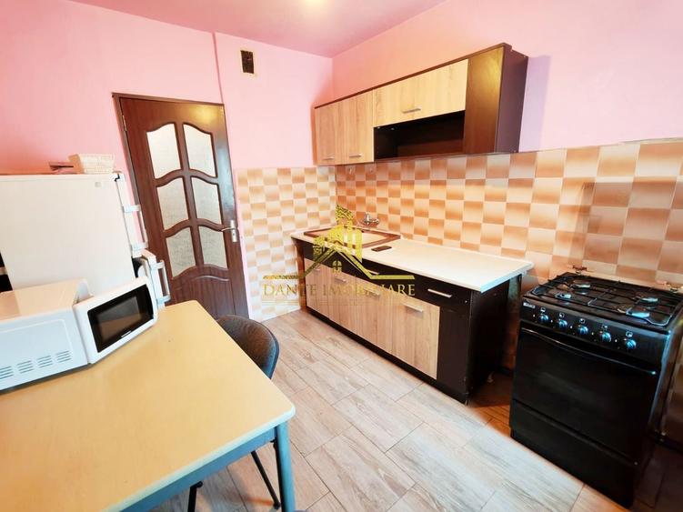 Apartament cu 3 camere decomandat, mobilat în Semicentral