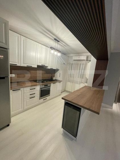 Apartament cu 3 camere decomandat în Calea București