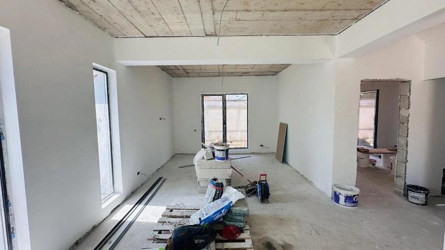 Casă cu 7 camere cu Teren 225 Mp în Chiajna
