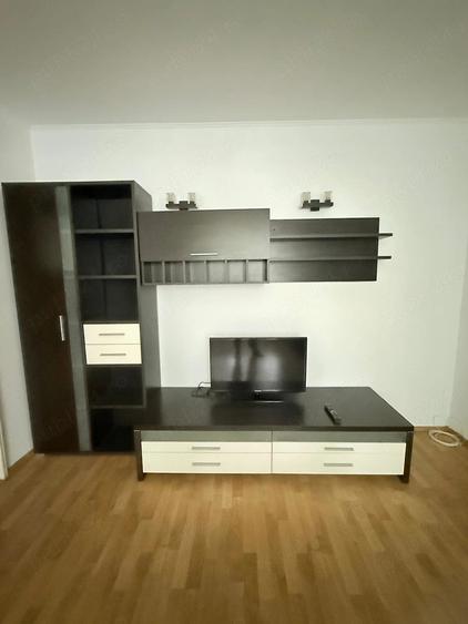 Apartament cu 3 camere semidecomandat, mobilat în Drumul Taberei