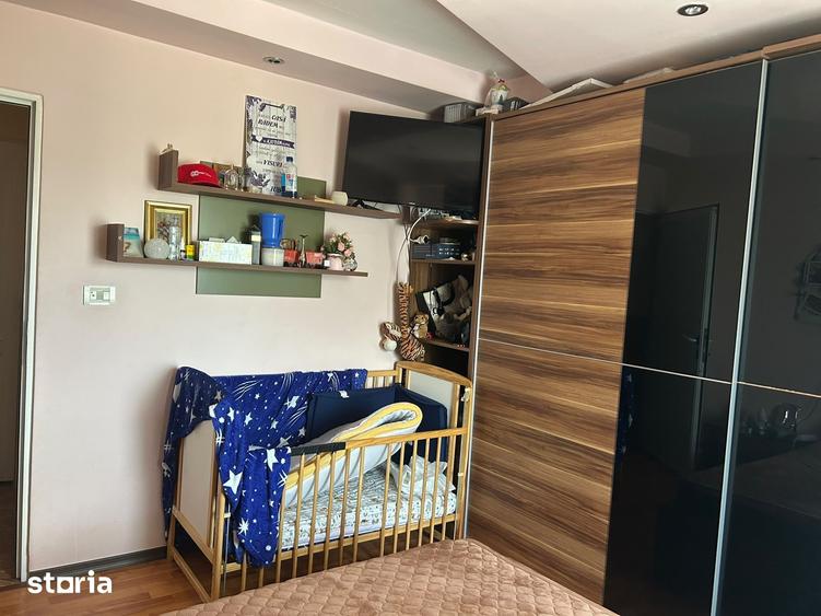 Apartament cu 4 camere decomandat în Prundu