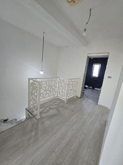 Duplex cu 5 camere cu Canalizare în Giroc
