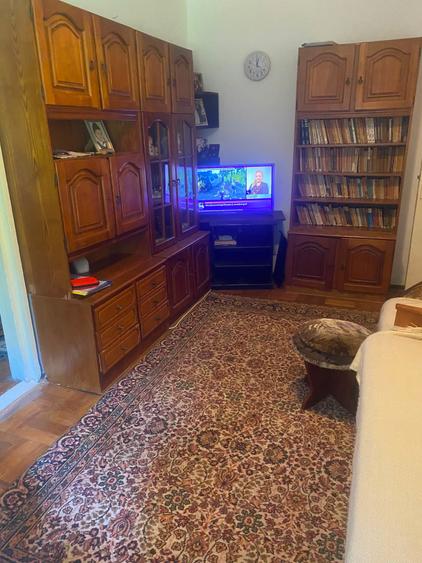 Apartament cu 2 camere semidecomandat în Km 4-5