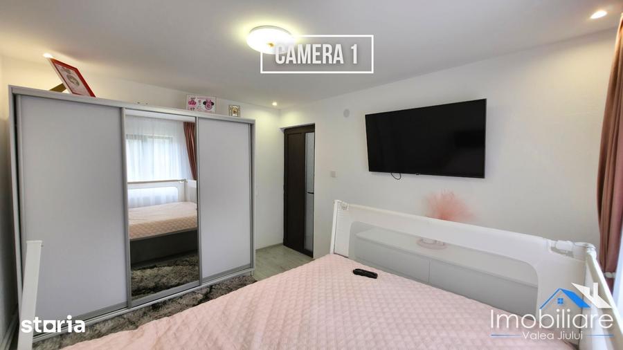 Casă cu 4 camere cu Teren 1711 Mp în Uric