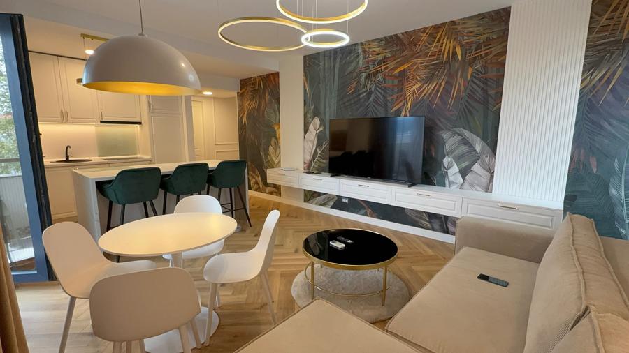 Apartament cu 2 camere decomandat în Central