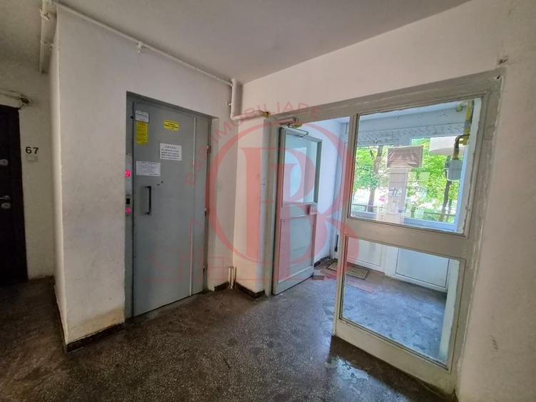 Apartament cu 3 camere decomandat, mobilat în Vitan