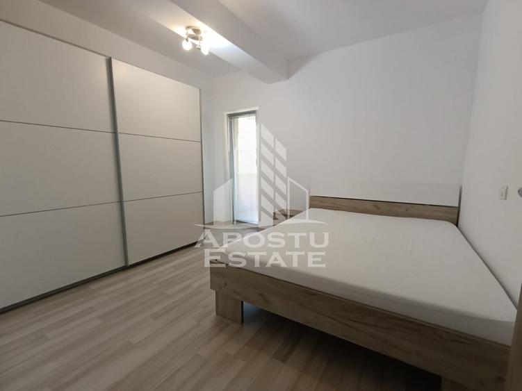 Apartament cu 3 camere semidecomandat, mobilat în Bucovina