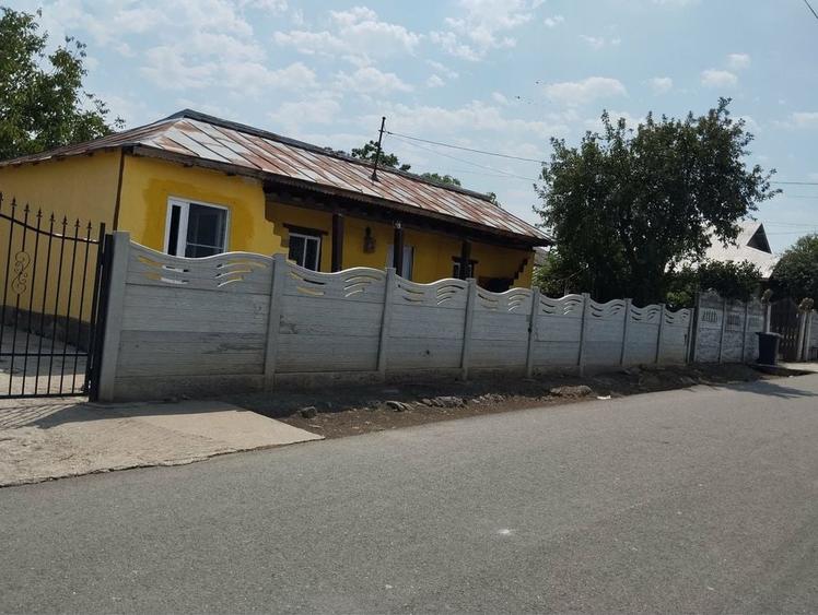 Casă cu 4 camere în Valea Plopilor