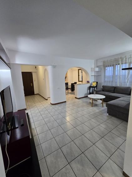 Apartament cu 3 camere decomandat, mobilat în Dorobanților