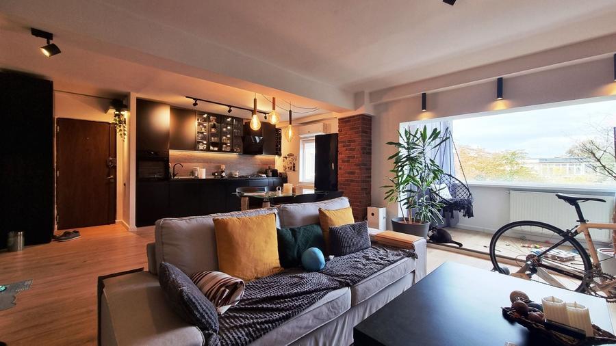 Apartament cu 3 camere decomandat, mobilat în Decebal