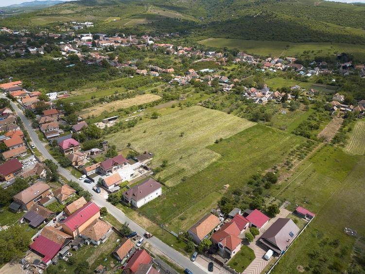 Teren Construcții intravilan de 1937 mp, în Ghioroc