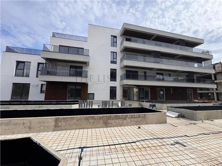 Apartament cu 4 camere decomandat în Pipera