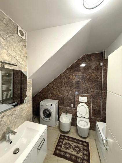 Apartament cu 3 camere semidecomandat, mobilat în Popas Păcurari