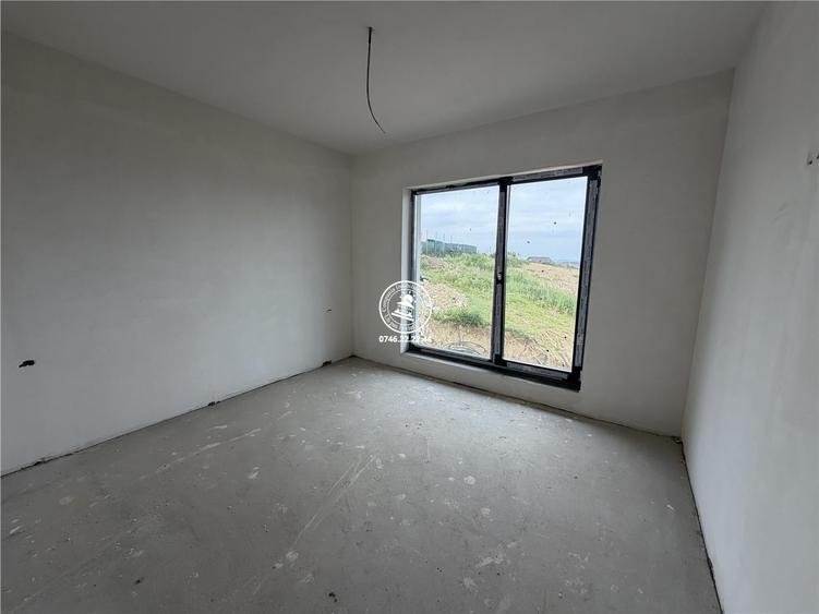 Casă cu 4 camere decomandat cu Teren 400 Mp în Bârnova