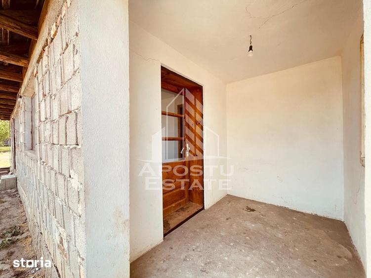 Casă cu 2 camere cu Teren 1472 Mp în Central