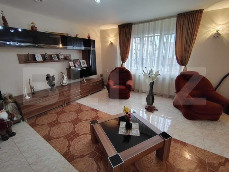Casă individuală cu 7 camere cu Piscina în Mihai Viteazu