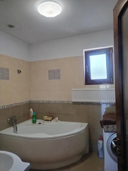 Casă cu Teren 1200 Mp în Central