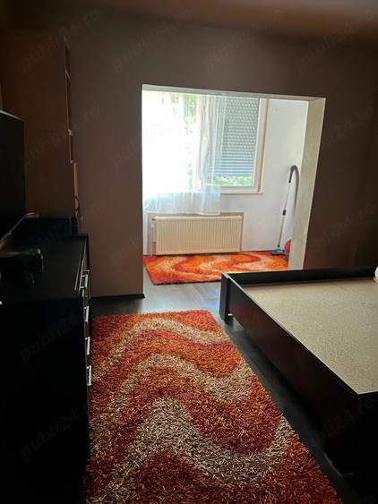 Apartament cu 3 camere decomandat, mobilat în Lunei