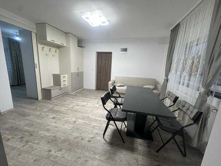 Apartament cu 3 camere decomandat în Bucium
