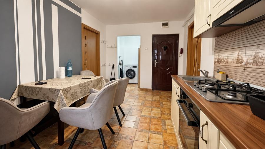 Apartament cu 2 camere semidecomandat în Girocului