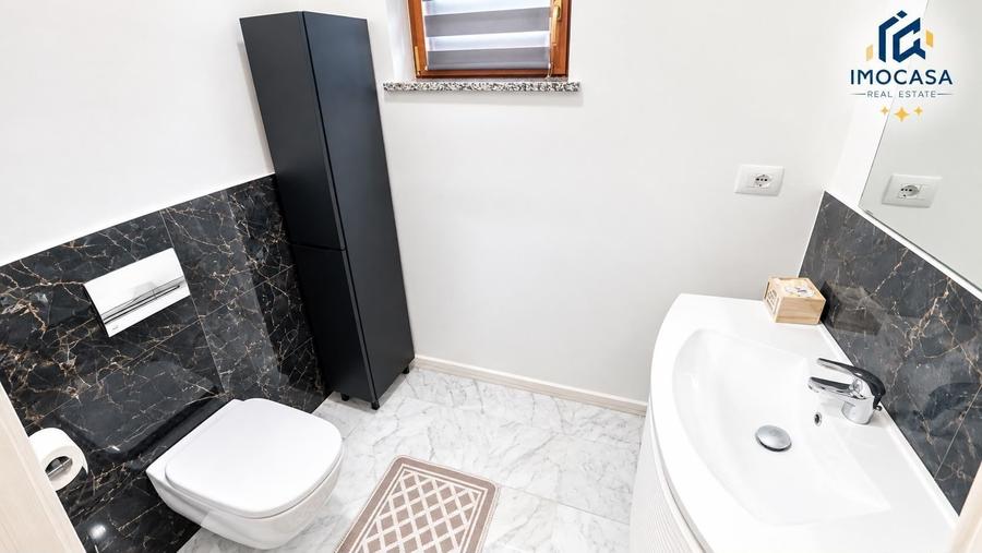 Casă cu 7 camere cu Canalizare în Aradul Nou