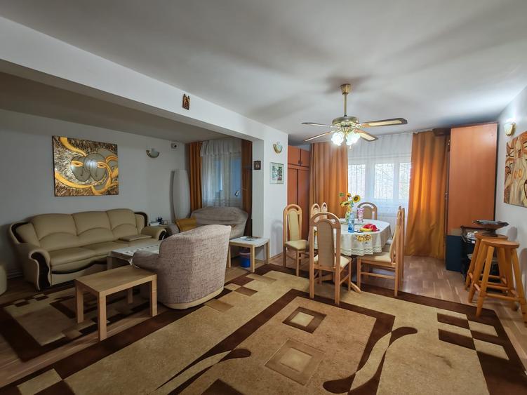 Casă individuală cu 6 camere cu Teren 400 Mp în Breaza