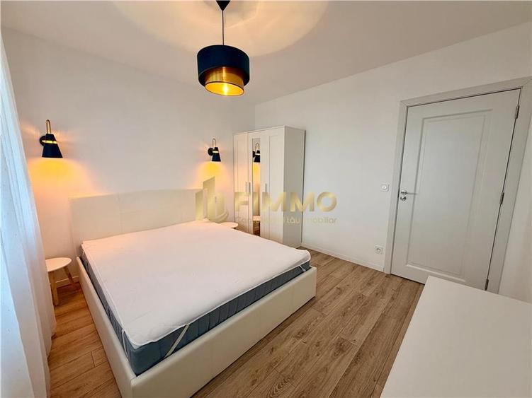 Apartament cu 3 camere semidecomandat în Est