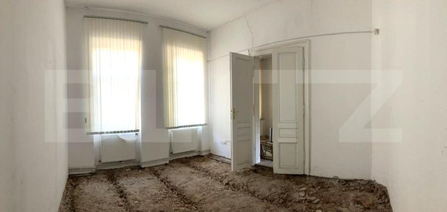 Apartament cu 3 camere semidecomandat în Ultracentral