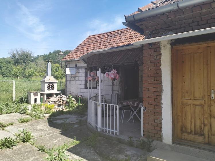 Casă cu 3 camere în Stejar