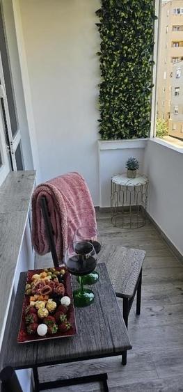 Apartament cu 2 camere decomandat în Micro 16