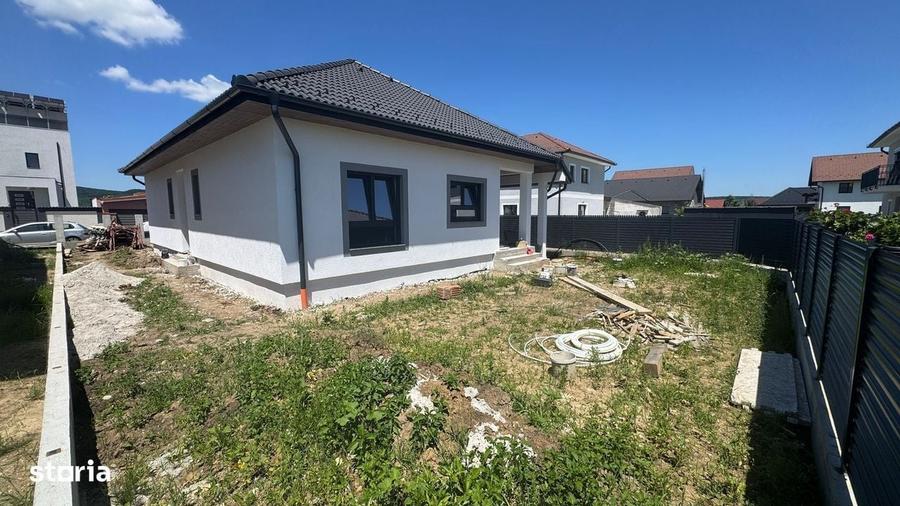 Casă cu 4 camere cu Teren 560 Mp în Cristian
