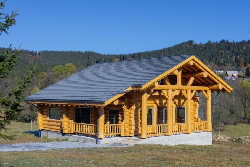 Casa din Busteni si 2520 mp teren intr-o Locatie De Vis - 1