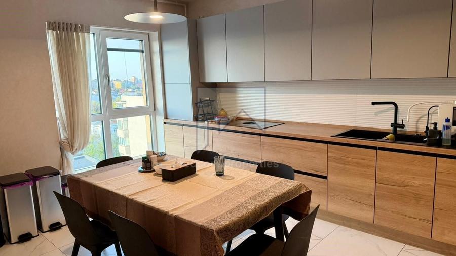 Duplex Premium 4 Camere - Vasile Lascar - Terase Panoramice - 4 Locuri parcare - 14
