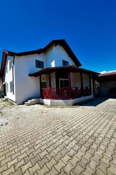 Duplex cu 5 camere cu Teren 290 Mp în Micești