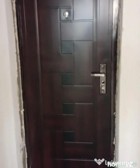 Apartament cu 4 camere semidecomandat în Central