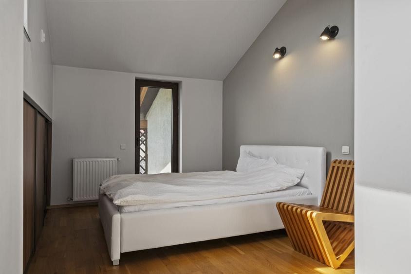 Apartament cu 4 camere semidecomandat în Central