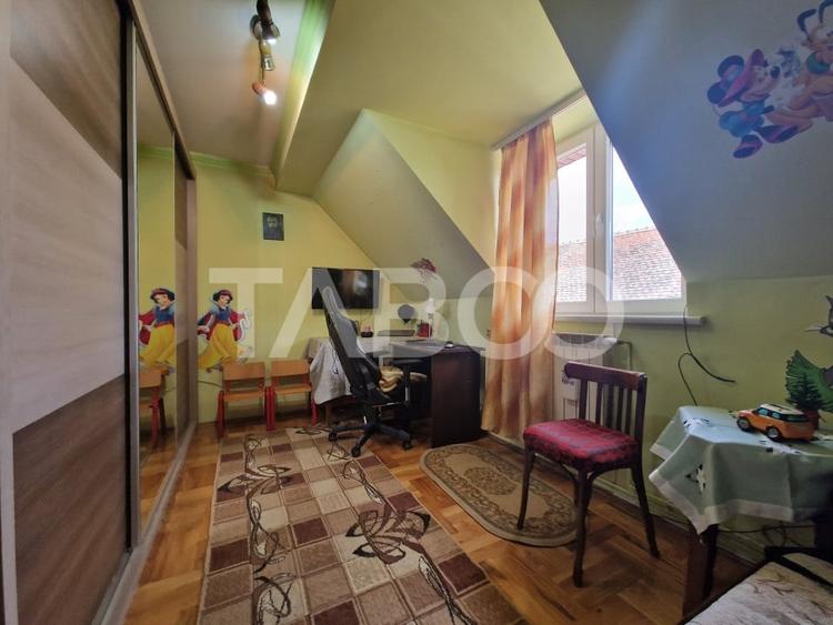 Casă individuală cu 7 camere cu Canalizare în Terezian