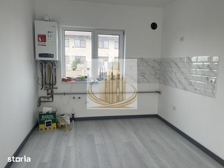 Duplex cu 3 camere cu Canalizare în Dumbrăvița