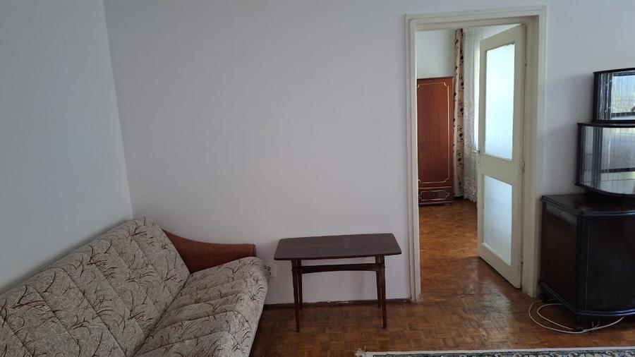 Apartament cu 2 camere nedecomandat în Podu Roș