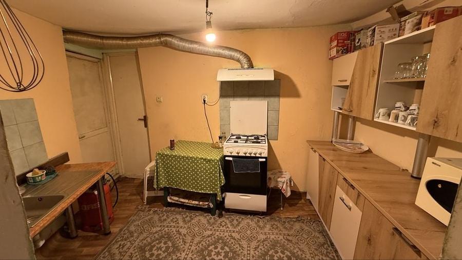 Casă cu 3 camere în Prelungirea Ghencea