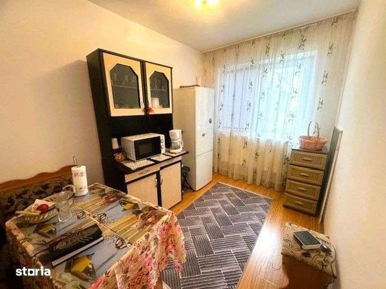 Apartament cu 4 camere decomandat în Drăgănești-Olt