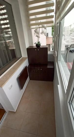 Apartament cu 2 camere semidecomandat, mobilat în Calea București