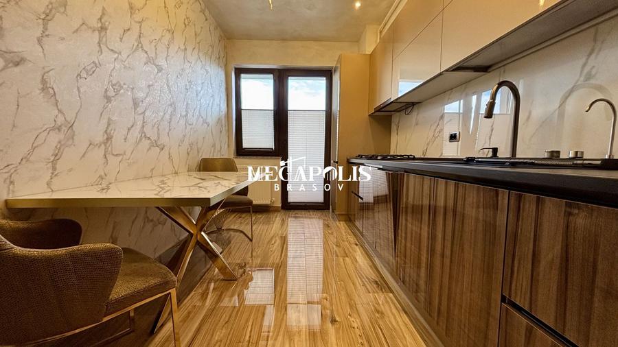 Apartament cu 2 camere decomandat în Tractorul