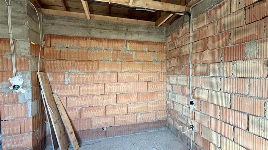 Casă individuală cu 4 camere cu Teren 750 Mp în Popricani