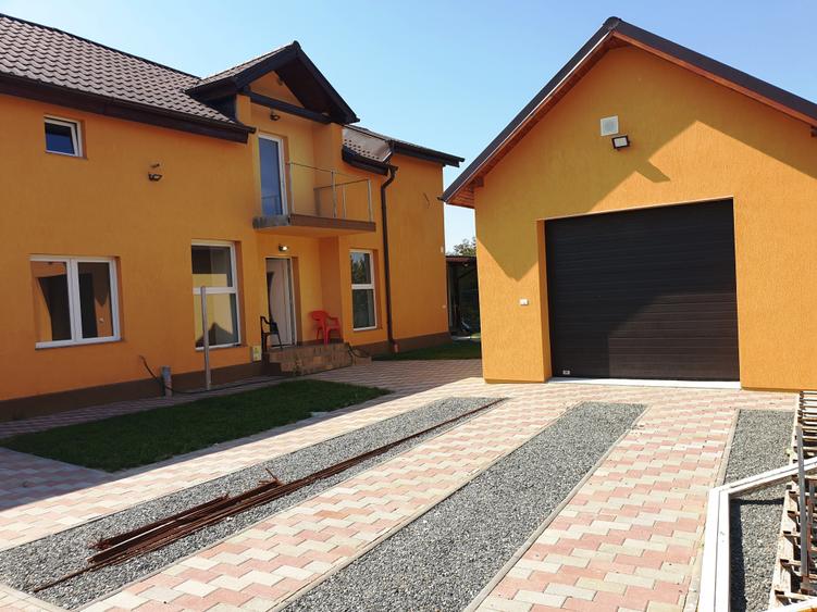 Casă individuală cu 4 camere cu Canalizare în Sânnicolau Mic