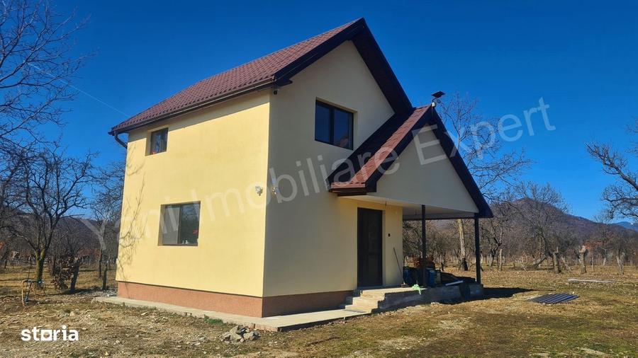 Casă cu 3 camere în Stănești
