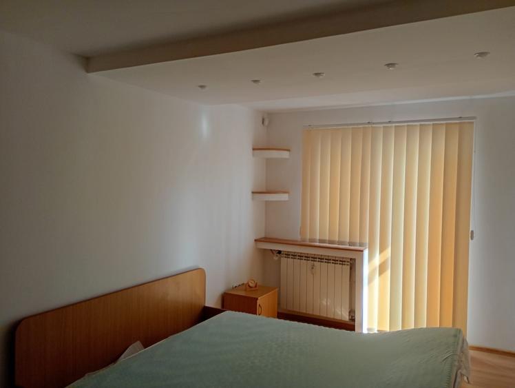 Apartament cu 3 camere decomandat în Traian